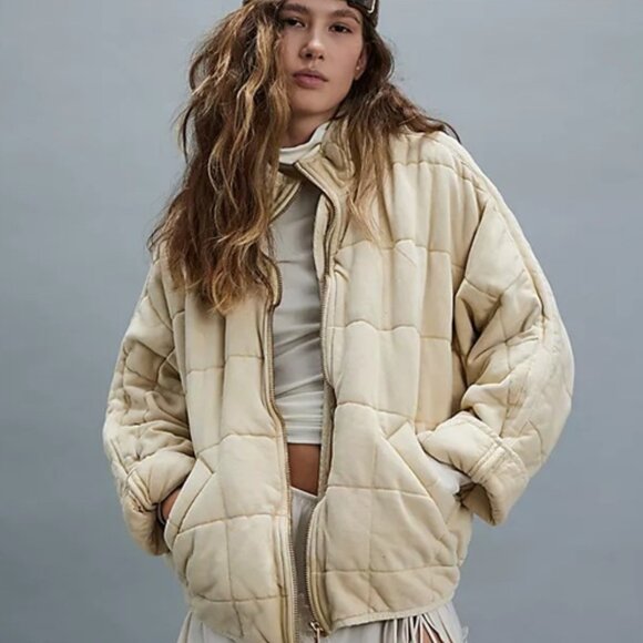Pretty FREE PEOPLE Quilted DOLMAN  Ovetsized Jacket in Vanilla Cream New w/tags - Picture 2 of 10